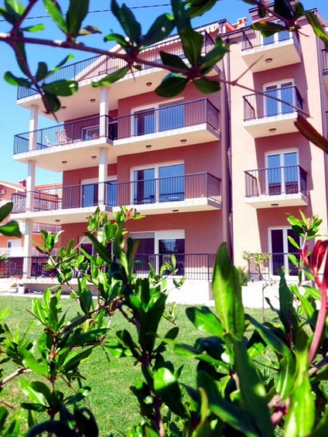 Apartment Maria - Comfortable Каштела Экстерьер фото